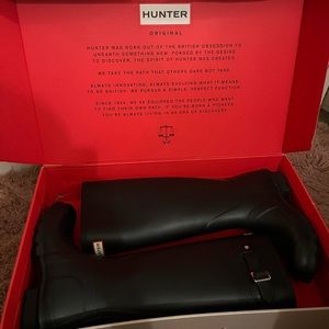 Black Matte Hunter Boots women’s size 6